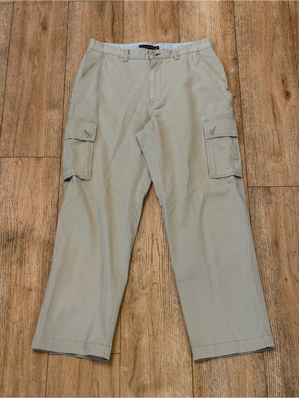 Tommy Hilfiger Men's Cargo Pants in Khaki